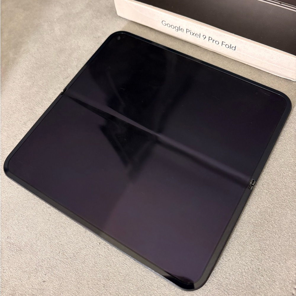 Google Pixel 9 Pro Fold Tablet - Midnight Black Foldable Display